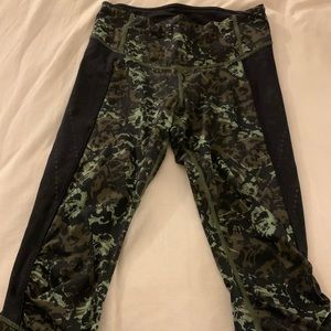 lululemon green printed cropped leggings